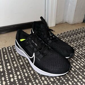 Women’s Nike Air Zoom Pegasus size 7